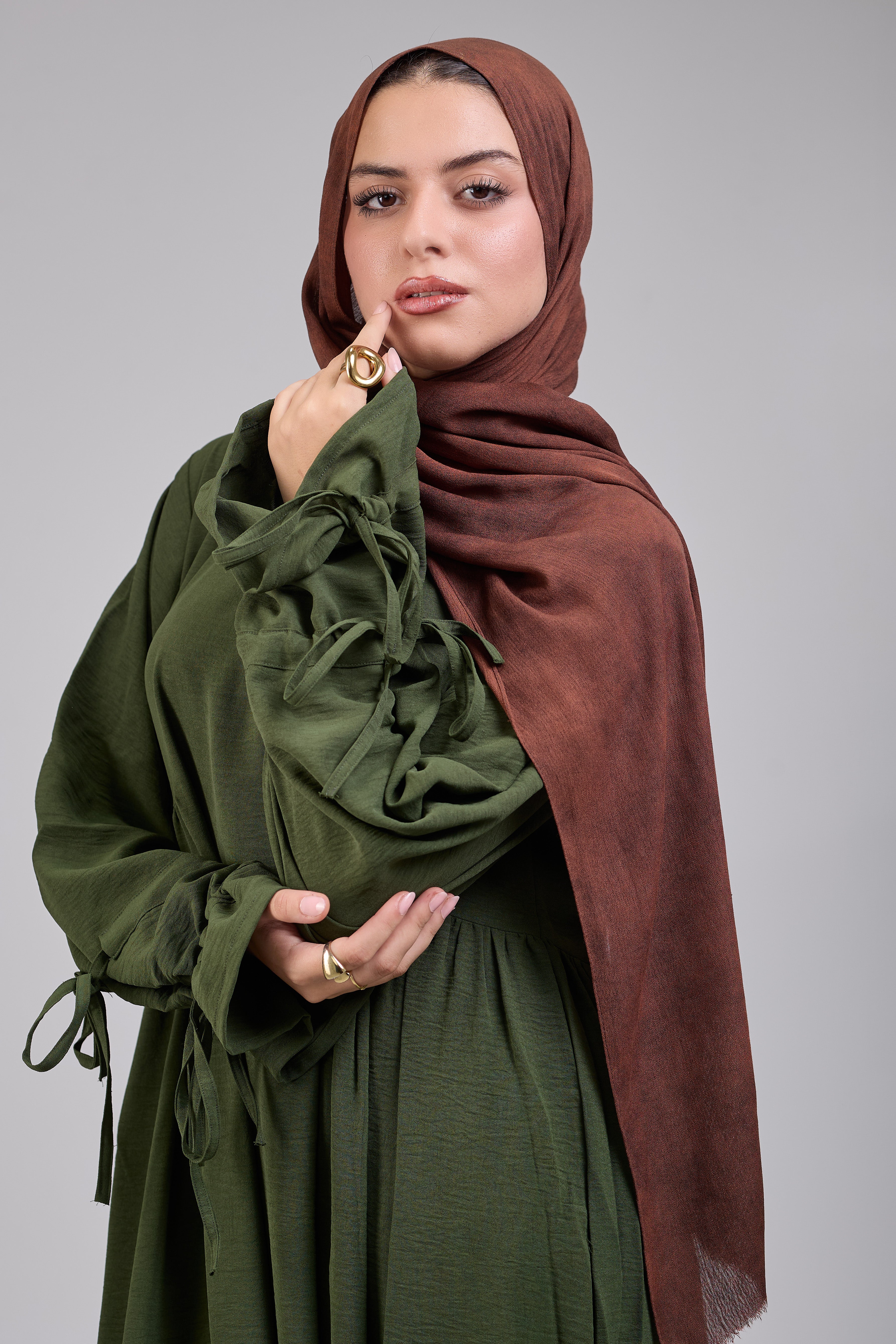 Olive Taleen Abaya