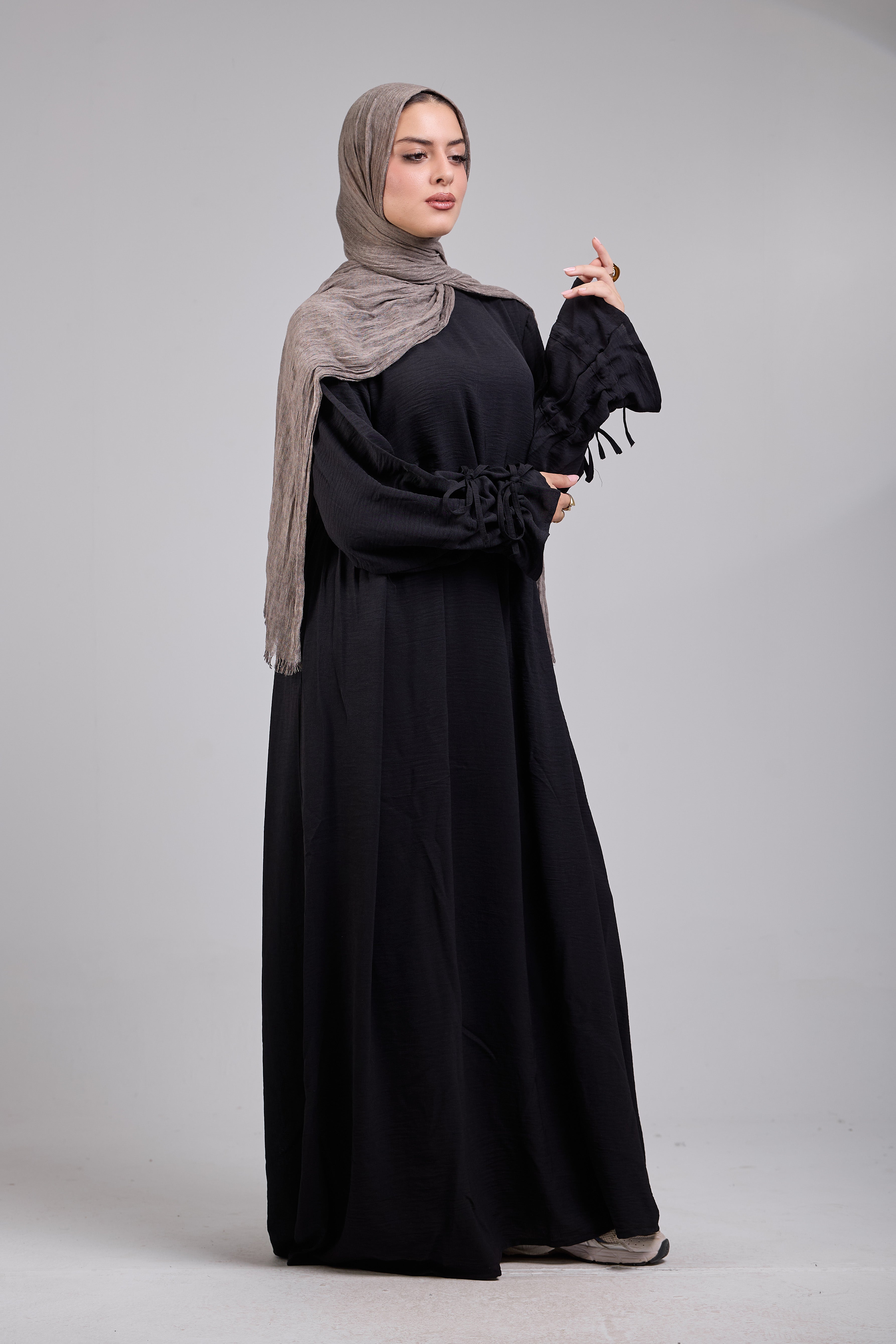 Black Taleen Abaya