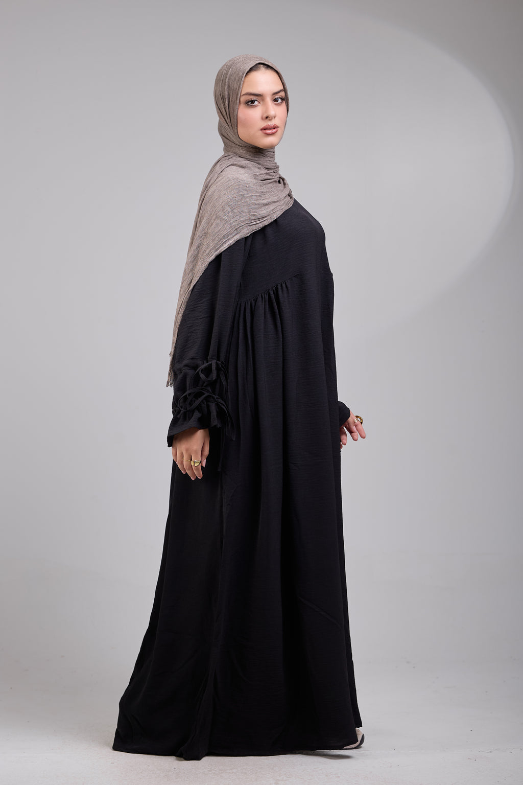 Black Taleen Abaya