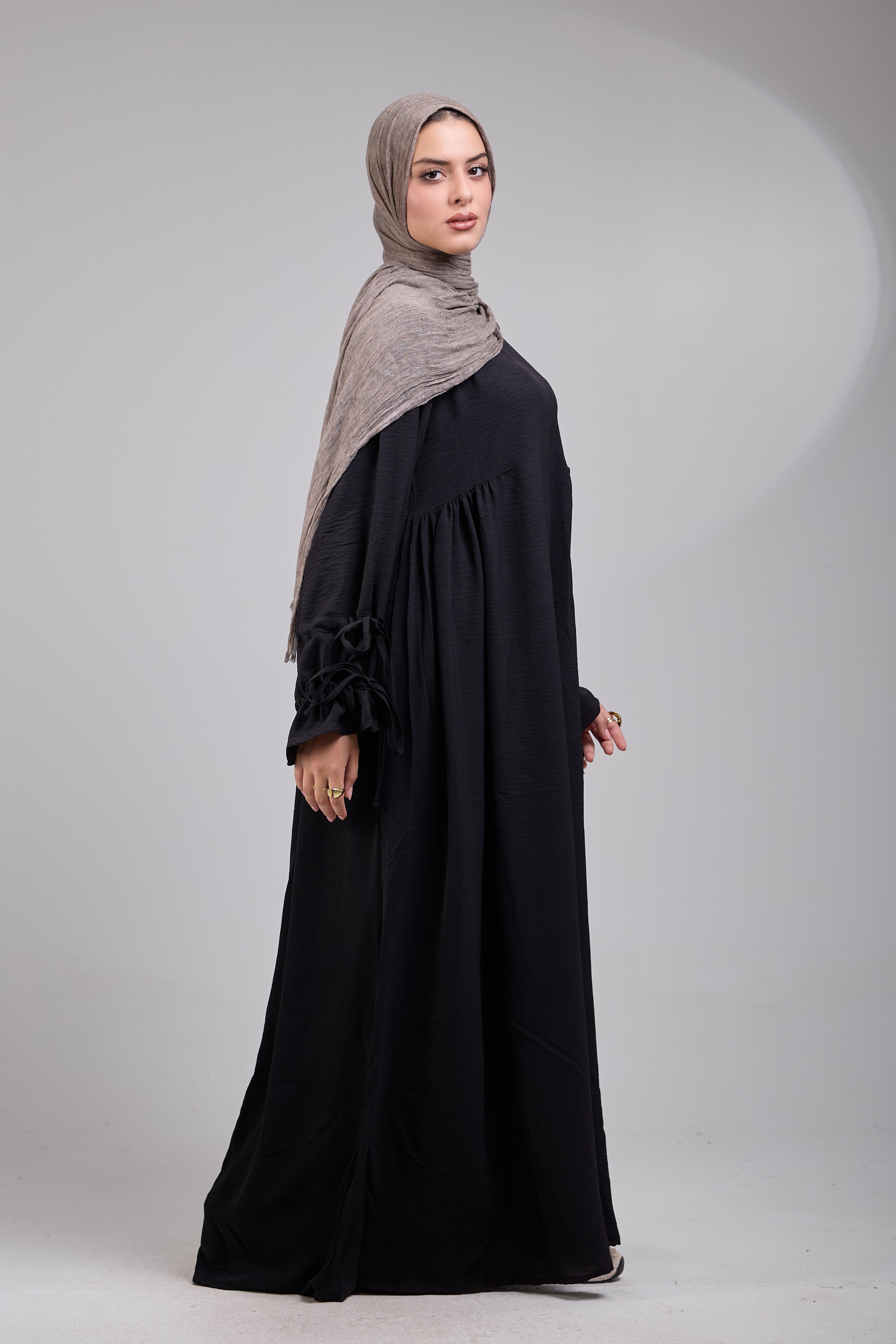 Black Taleen Abaya