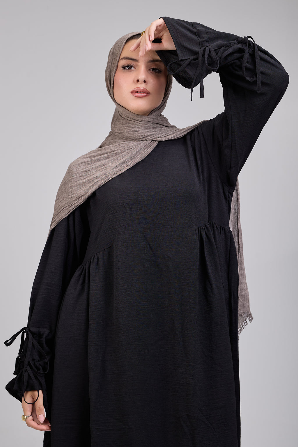 Black Taleen Abaya