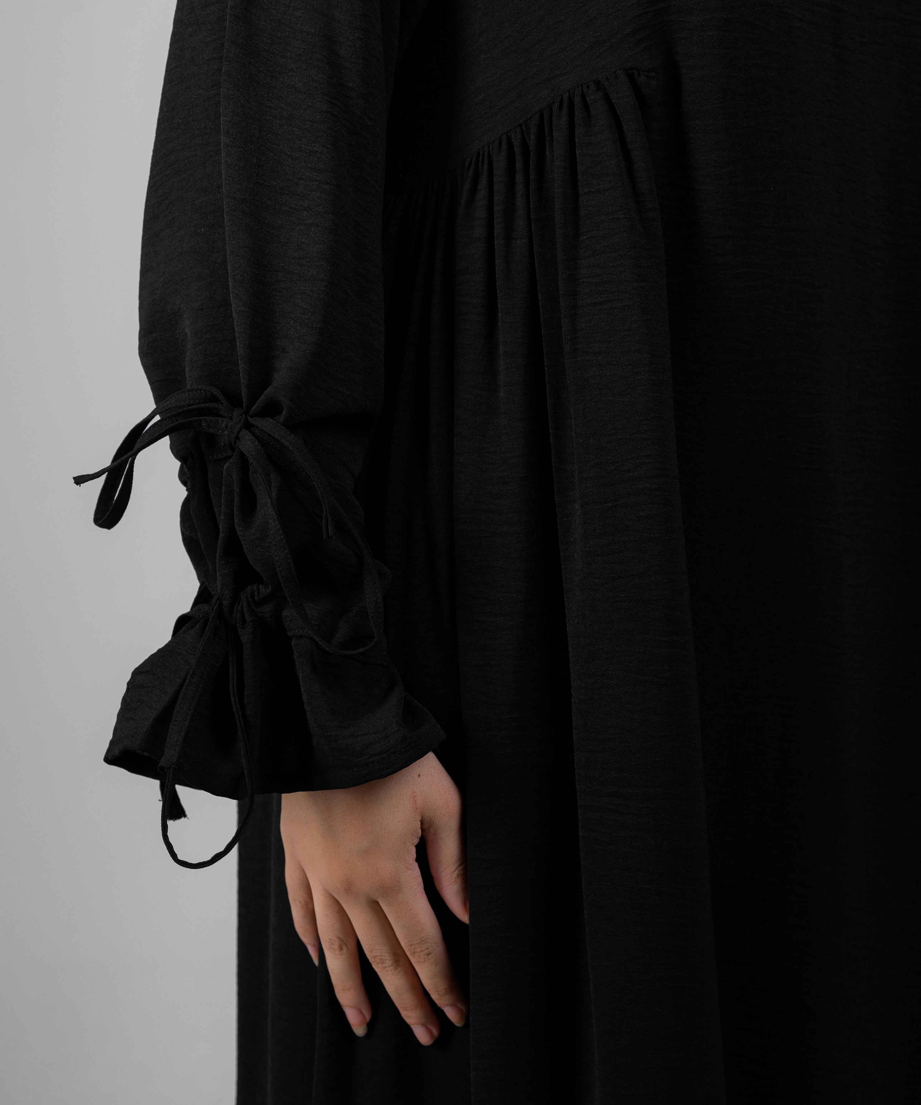 Black Taleen Abaya